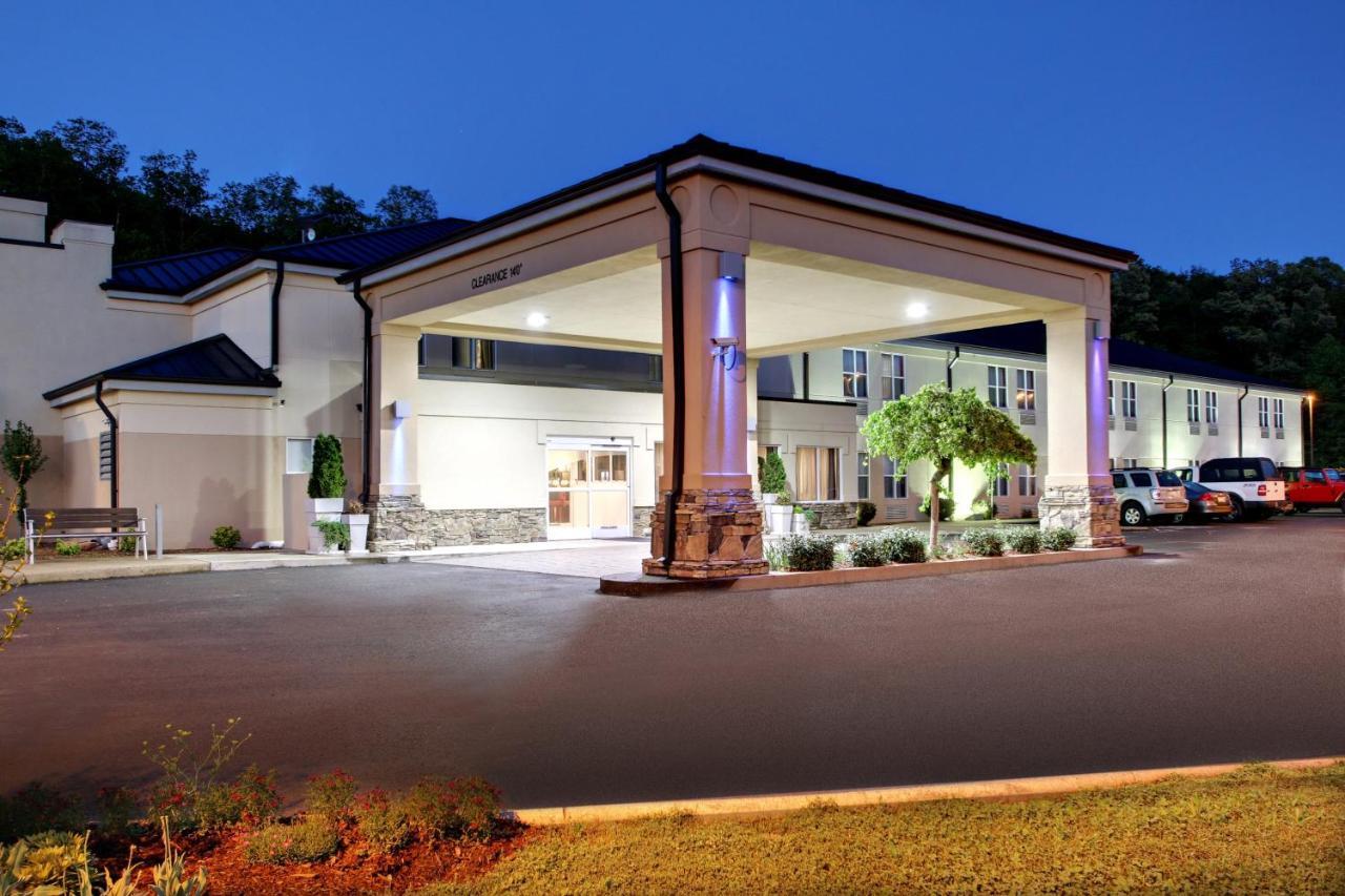 Holiday Inn Express Hurricane Mills Waverly By Ihg Zewnętrze zdjęcie