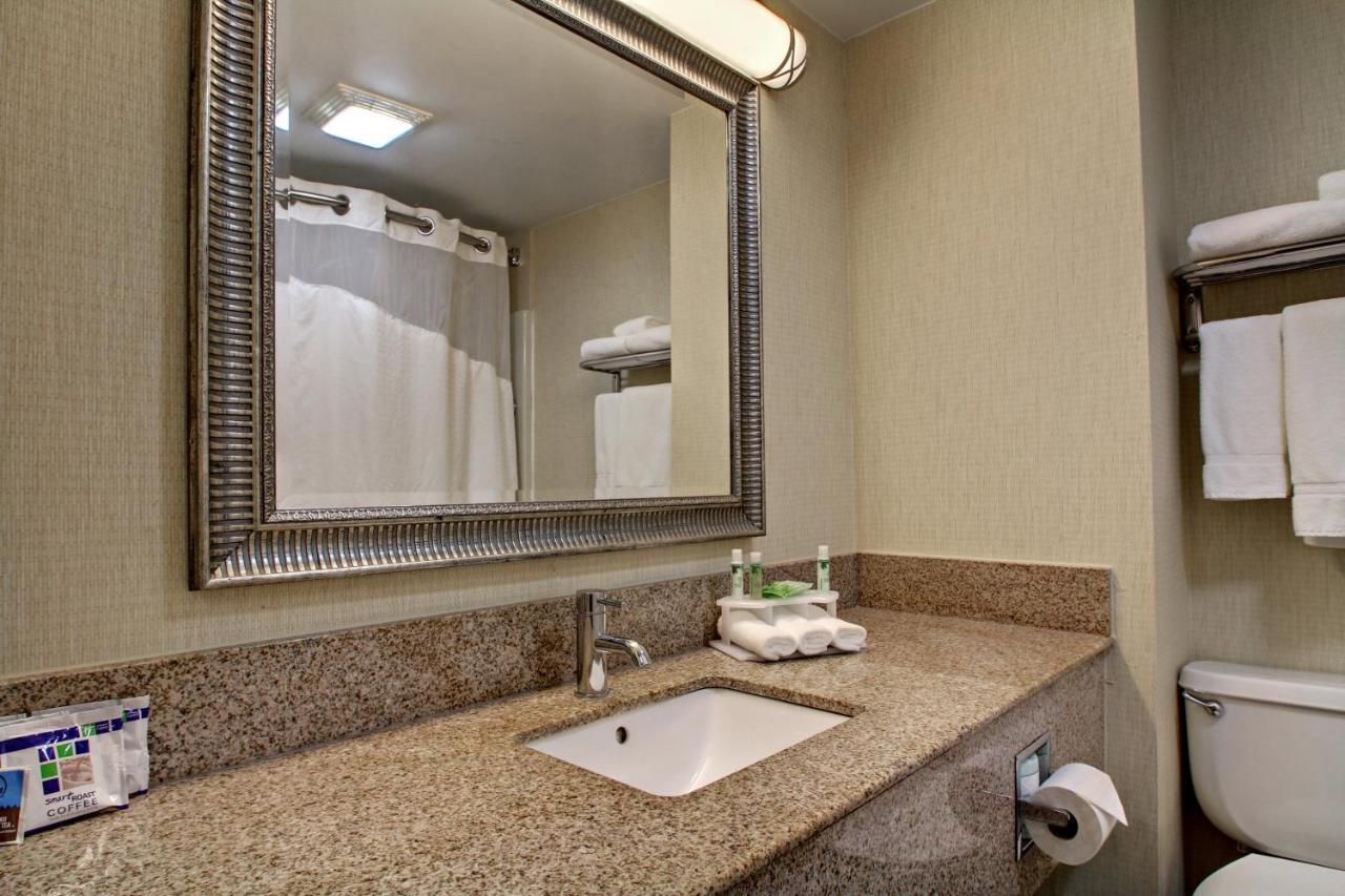 Holiday Inn Express Hurricane Mills Waverly By Ihg Zewnętrze zdjęcie